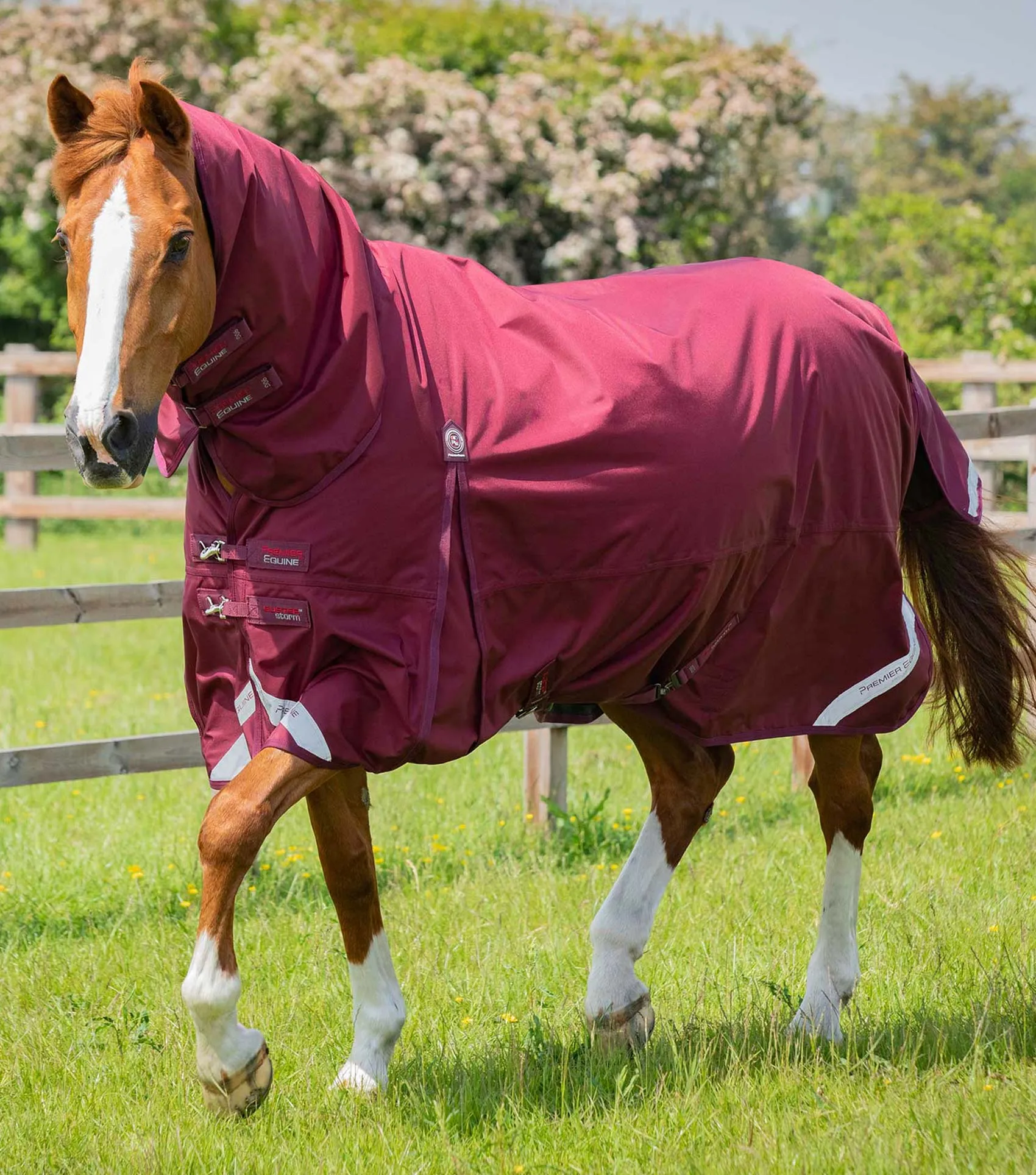 Buster Storm 90g Combo Turnout Rug with Classic Neck Burgundy