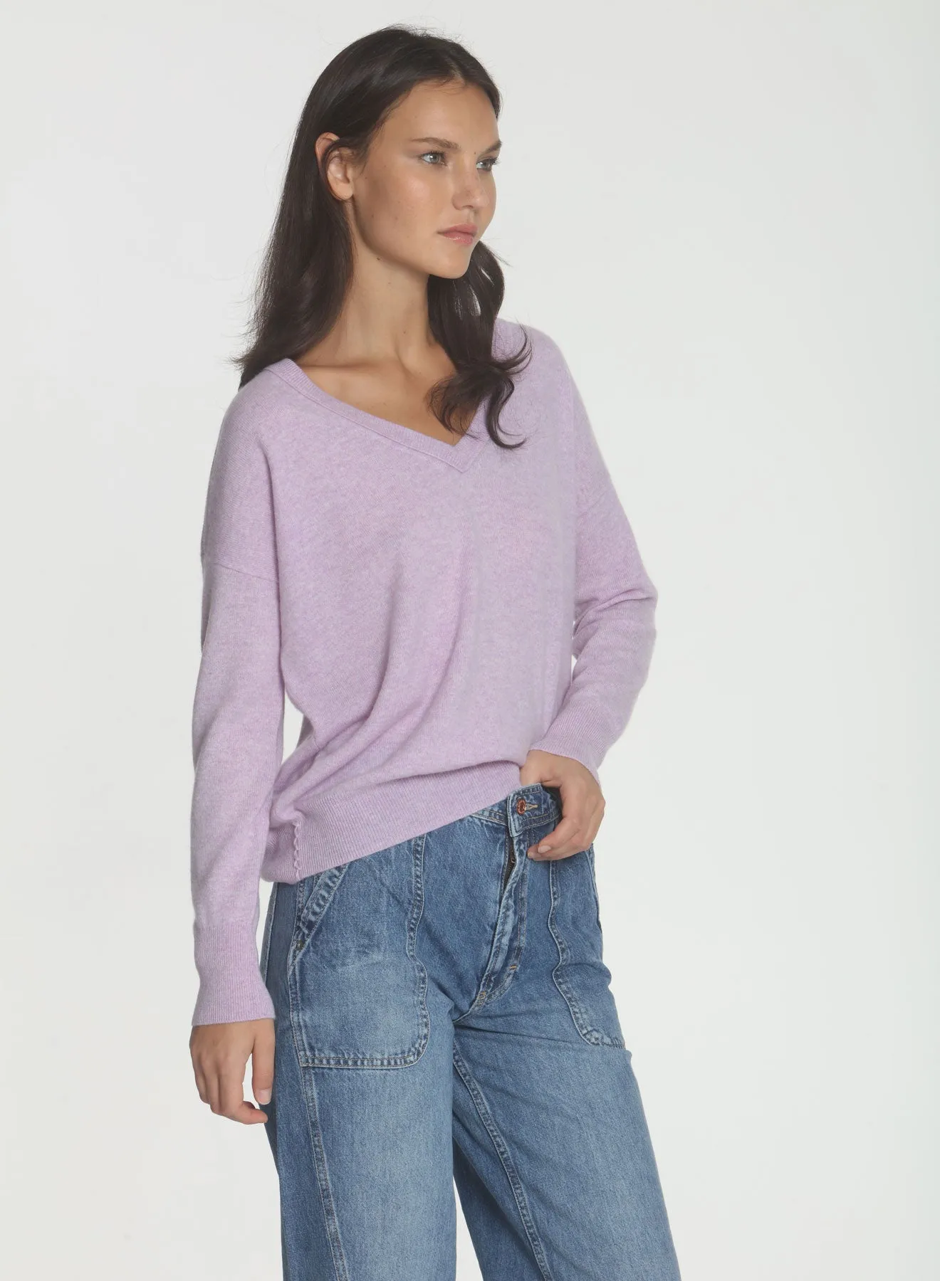 CORE Cashmere BF Vee - Amethyst