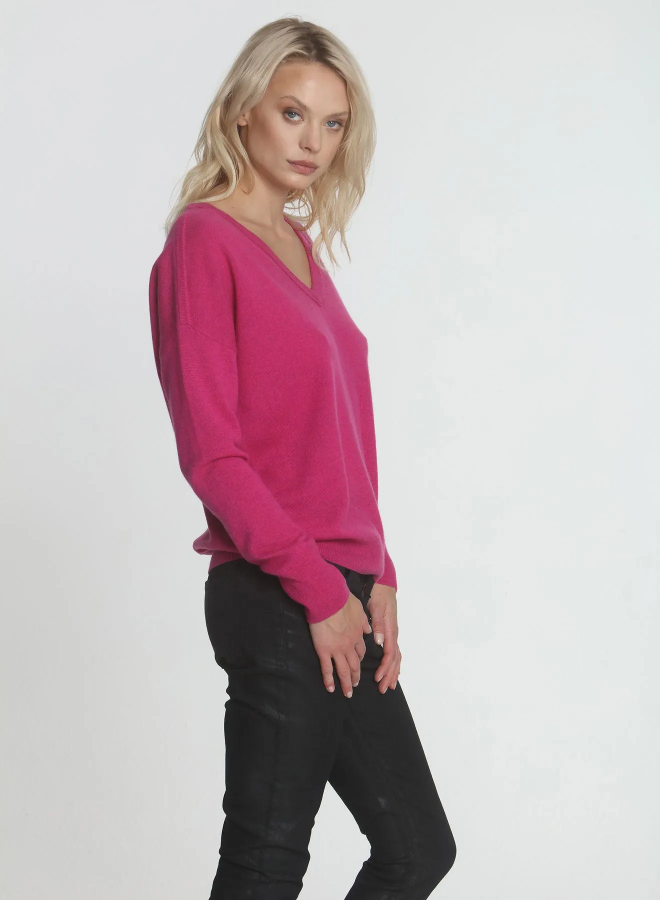 CORE Cashmere BF Vee - Magenta