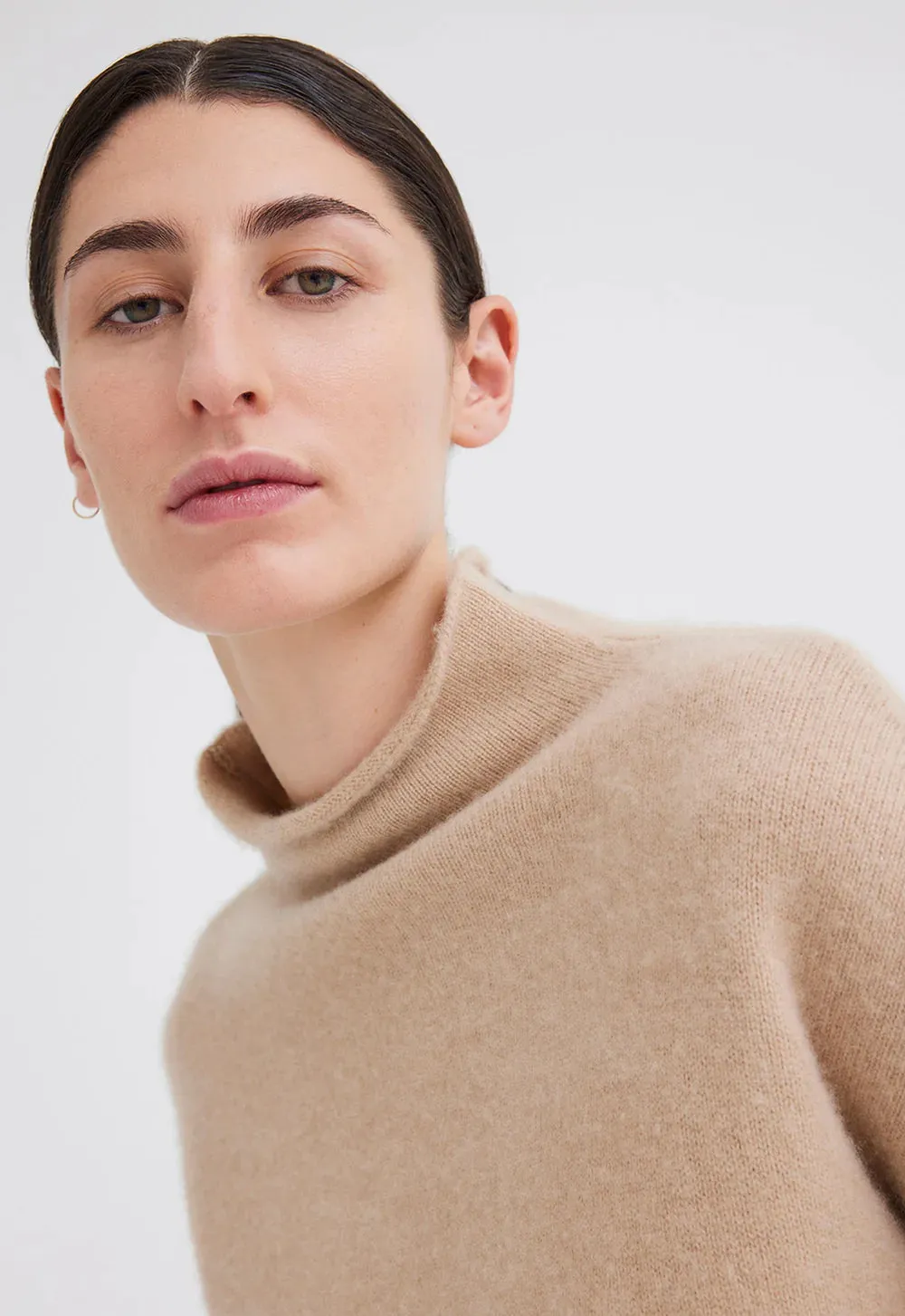 Maximus Cashmere Sweater in Crumb Beige