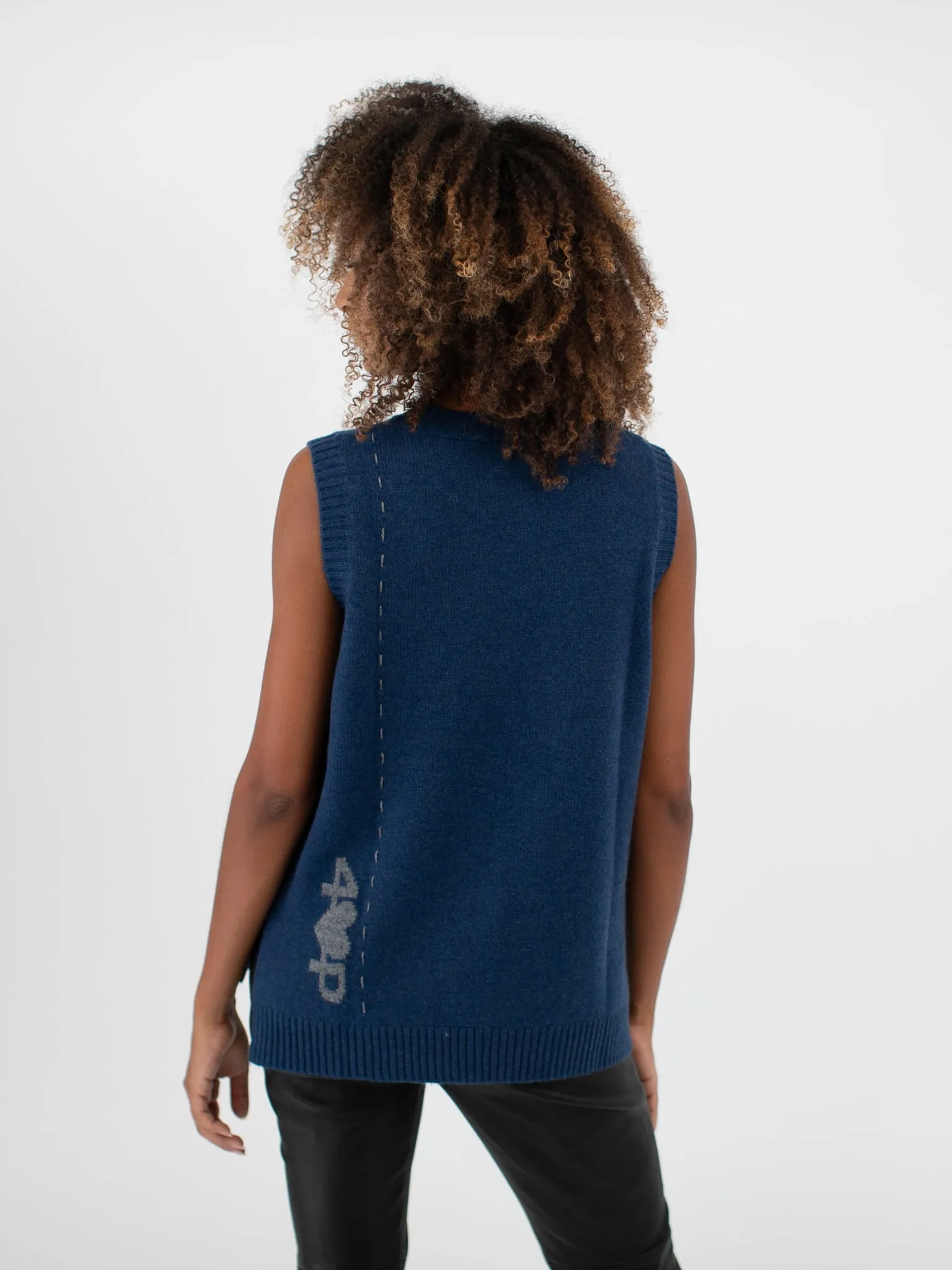 NICOLE SLEEVELESS SWEATER