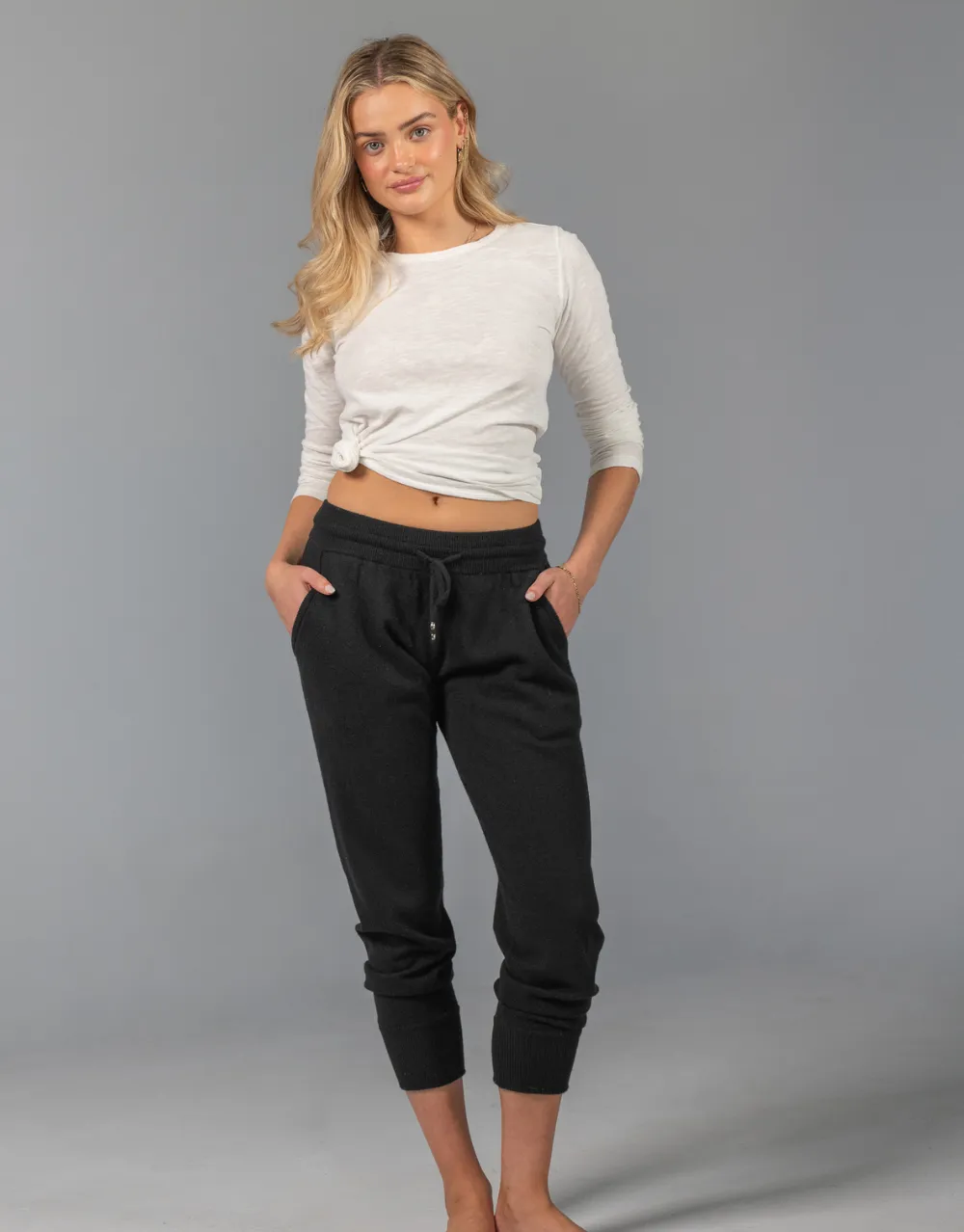 Relaxed Pants in Black