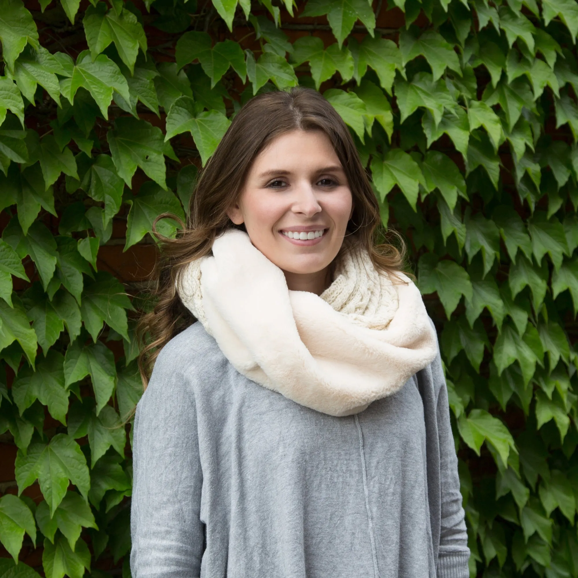 Soft Cable Knit & Faux Fur Infinity Scarf