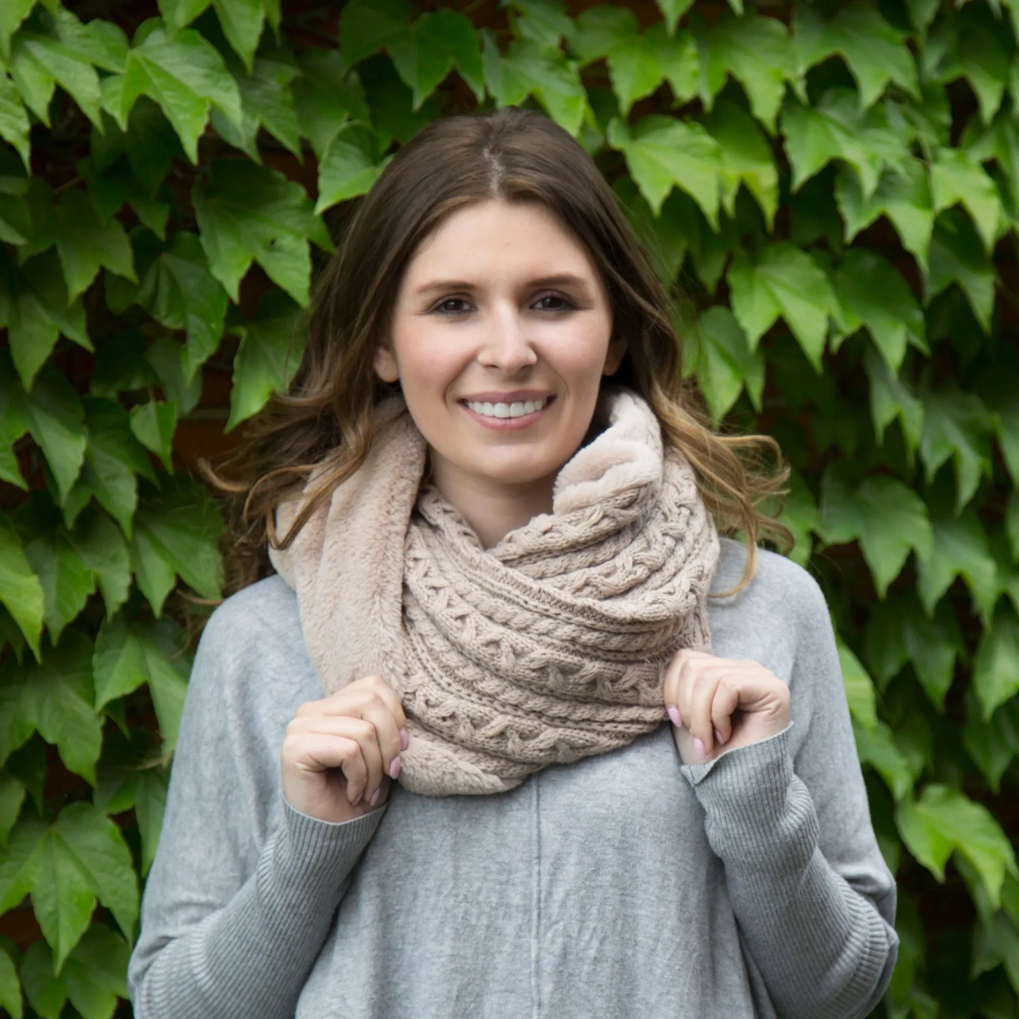 Soft Cable Knit & Faux Fur Infinity Scarf